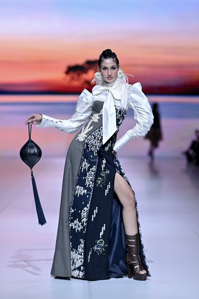 Setiap busana tidak hanya berbicara tentang mode, tetapi juga tentang identitas, alam, dan tanggung jawab terhadap masa depan. (Foto: Dok. JFW 2026)