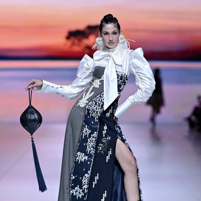 Foto: Denny Wirawan Angkat Spirit Sumba dalam Koleksi Bumi Sabana