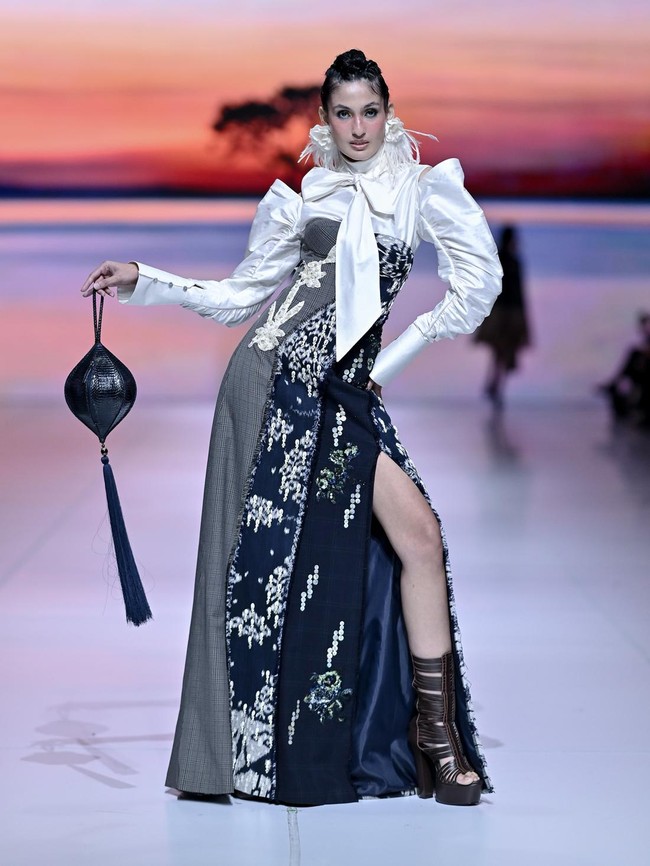 Foto: Denny Wirawan Angkat Spirit Sumba dalam Koleksi Bumi Sabana