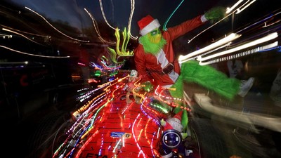 Cahaya Natal di Atas Roda, Tradisi Komunitas Warnai Jalanan Cape Town