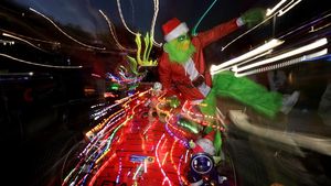 Cahaya Natal di Atas Roda, Tradisi Komunitas Warnai Jalanan Cape Town