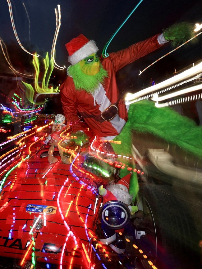 Cahaya Natal di Atas Roda, Tradisi Komunitas Warnai Jalanan Cape Town