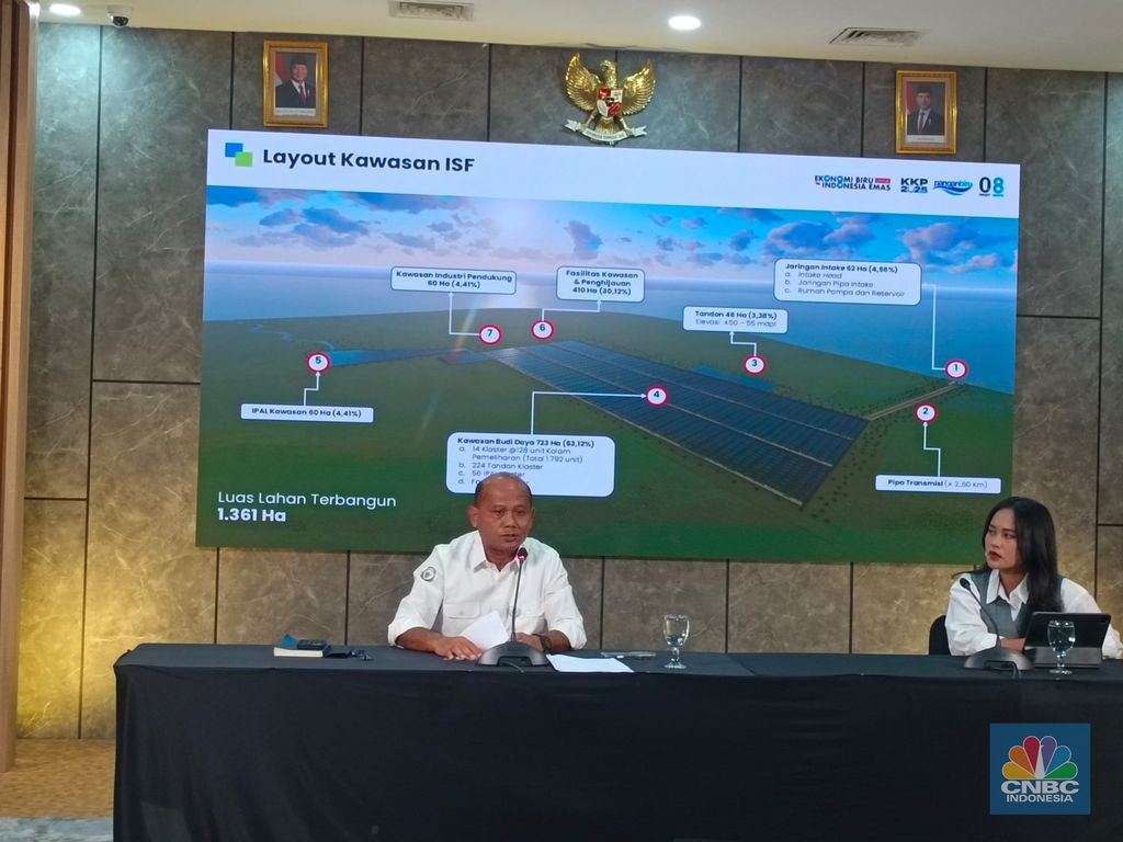 Direktur Jenderal Perikanan Budidaya KKP, Tb. Haeru Rahayu saat konferensi pers di Media Center KKP, Jakarta, Senin (15/12/2025). (CNBC Indonesia/Martyasari Rizky)