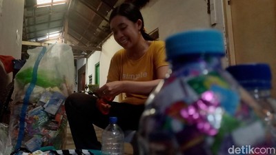 Kampung Tempe di Surabaya Bangkit Lewat Daur Ulang Sampah Plastik