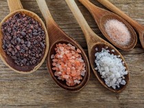 Sering Salah Pakai Garam? Kenali Beda Garam Meja, Himalaya, dan Laut