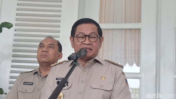 Pramono: Kerugian Pedagang Pasar Induk Kramat Jati Ditanggung Asuransi