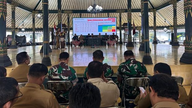 High Level Meeting Tim Pengendali Inflasi Daerah (TPID) Wonosobo dalam rangka kesiapan Nataru di Pendopo Bupati Wonosobo, Senin (15/12/2025).