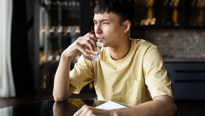 Efek Kurang Minum Tak Cuma Kekurangan Cairan, Juga Ganggu Kesehatan Sendi