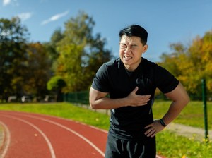 Dada Sering Nyeri Saat Lari? Dokter Ungkap Penyebabnya