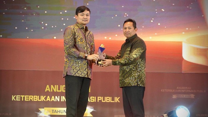 Kemenkop Masuk 10 Besar Badan Publik Informatif dalam Anugerah KIP 2025