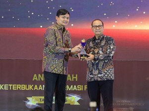 KemenUMKM Raih Predikat Informatif di Anugerah Informasi Publik 2025