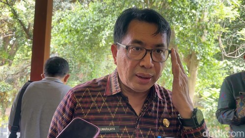 Kepala Dinas Pariwisata Bali I Wayan Sumarajay saat ditemui di Wiswa Sabha Utama, Kantor Gubenur Bali, Senin (15/12/2025).