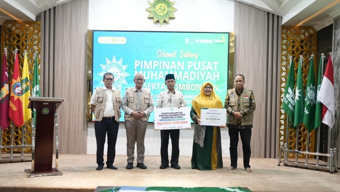 Salurkan Bantuan Korban Bencana Sumatera, Ketum PP Muhammadiyah Bicara Kebersamaan