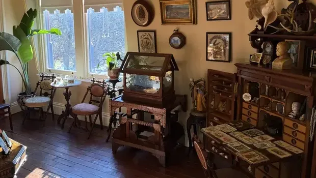 Koleksi benda-benda unik Koleksi benda-benda unik di rumah dongeng