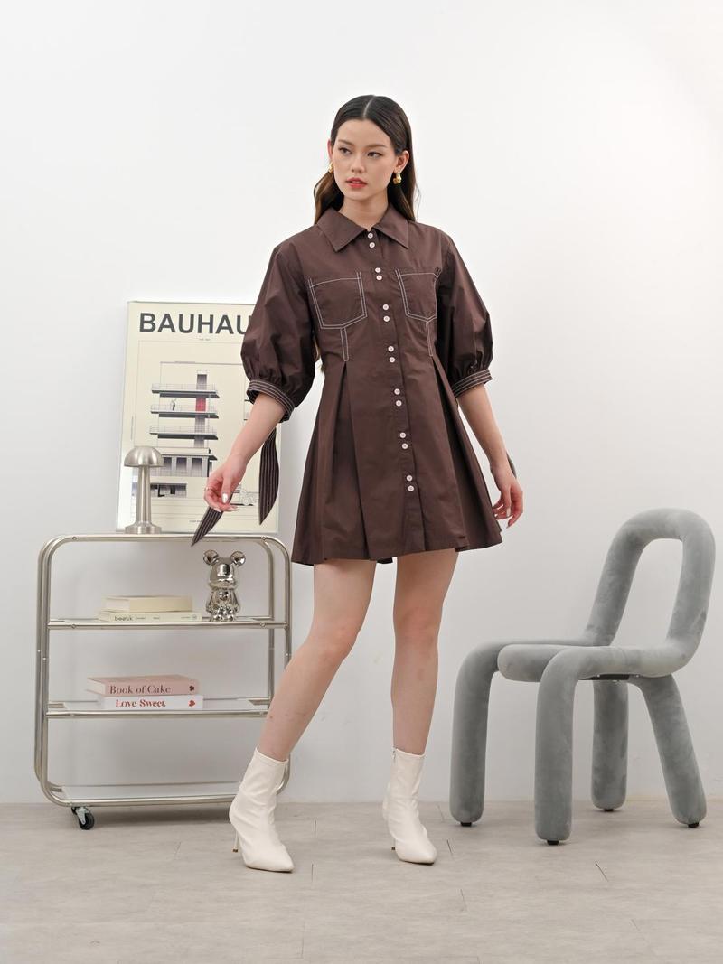 Alternatif Warna Baju Natal Selain Merah-Hijau, Bikin Kamu Tetap Stand Out