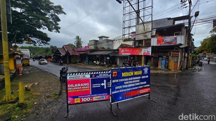 Lima Titik Longsor Putus Jalur Bagbagan-Kiaradua Sukabumi