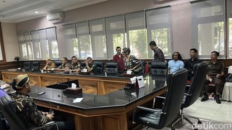 Dua Pimpinan Keraton Solo Dipertemukan di Balai Kota, tapi Purbaya Diwakilkan