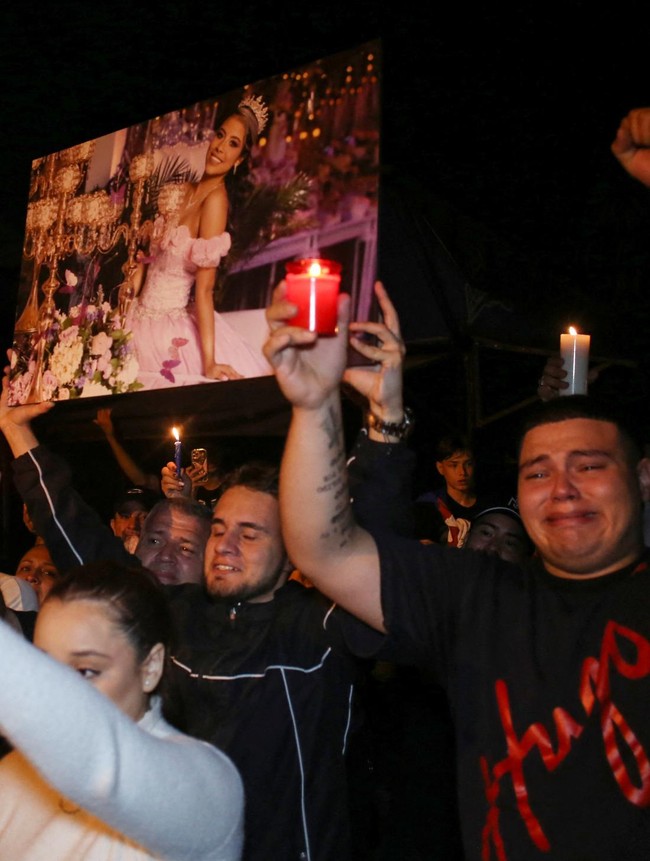 Lilin dan Doa Mengiringi Duka Siswa Korban Kecelakaan Bus di Kolombia