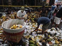 Video Pilu Korban Kebakaran Pasar Kramat Jati: Dagangan-Uang Ludes Terbakar