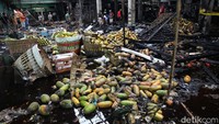 Kios-kios yang terdampak kebakaran tersebut mayoritas merupakan kios buah-buahan.