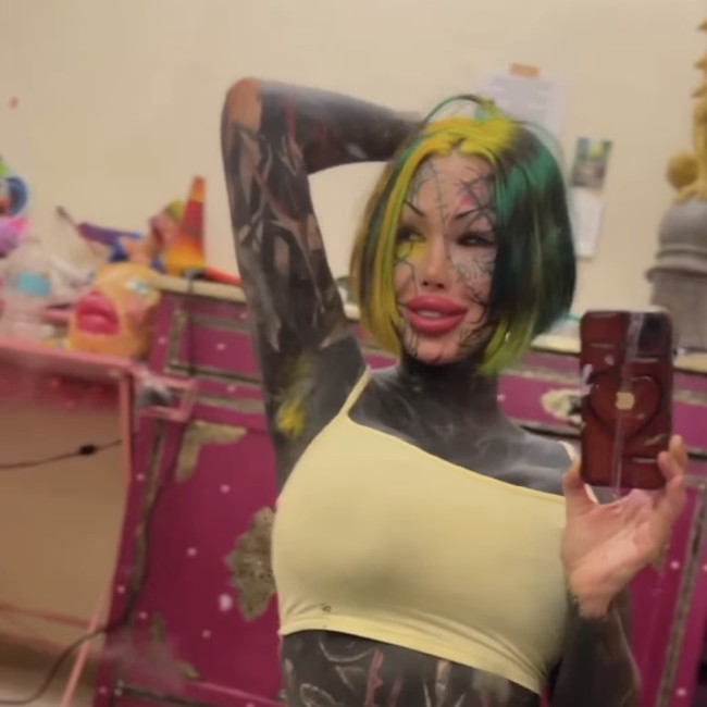 Transformasi Influencer yang Meninggal Tragis, Dada 38J hingga Tato Bola Mata