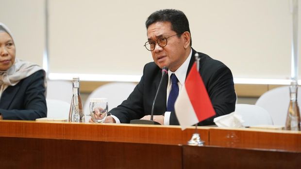 Menteri Perdagangan (Mendag) RI Budi Santoso menggelar pertemuan bilateral dengan Wakil Perdana Menteri Belarusia Viktor Karankevich di kantor Kementerian Perdagangan, Jakarta, Senin (15/12/2025). (Dok. Humas Kemendag)