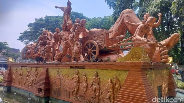 Monumen Juang 45 di Malang Visual Monumen Juang 45 di Malang