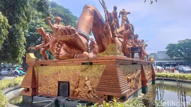 Monumen Juang 45 di Malang Visual Monumen Juang 45 di Malang
