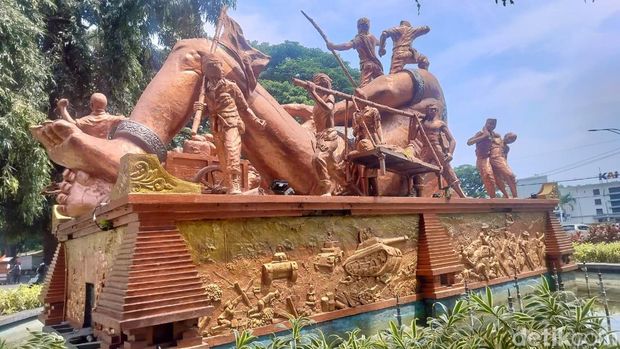 Monumen Juang 45 di Malang Visual Monumen Juang 45 di Malang