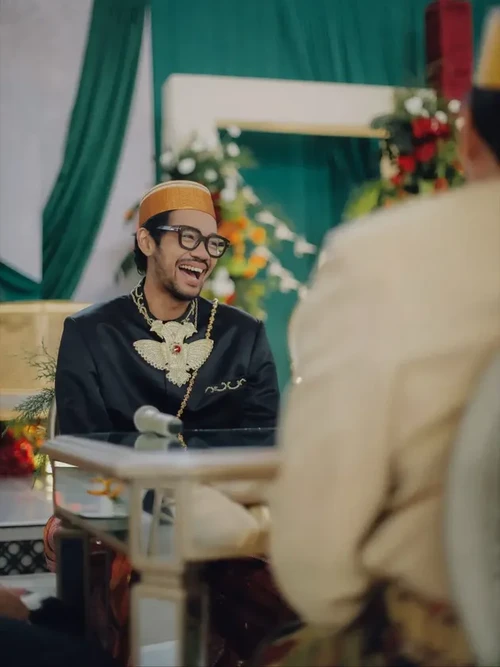 Oslo Ibrahim menikah dengan Diandra.