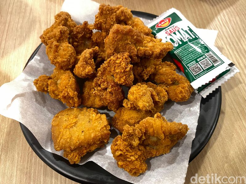 Pak Gembus Signature, ayam gepuk ala restoran cepat saji yang baru buka di Jakarta Selatan