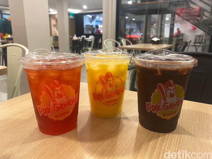 Pak Gembus Signature, ayam gepuk ala restoran cepat saji yang baru buka di Jakarta Selatan