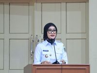 Damkar Tangsel Lakukan Pendinginan Usai Kebakaran Toko Material dan Bengkel