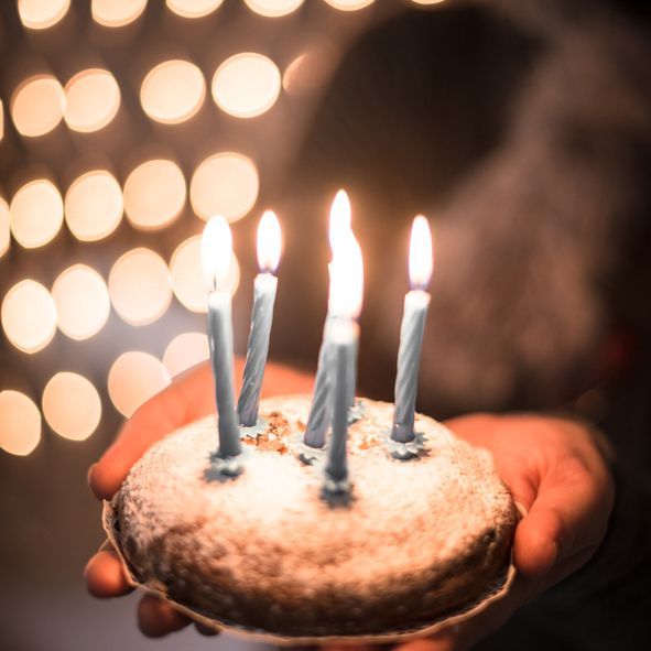 Penumpamg minta kue ulang tahun di pesawat Penumpamg minta kue ulang tahun di pesawat