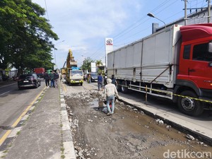 Jalan Pantura Kudus-Demak Diperbaiki, Pengendara Sambat Kena Macet 4 Km