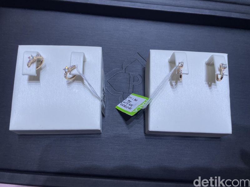 Perhiasan The Palace Perhiasan The Palace