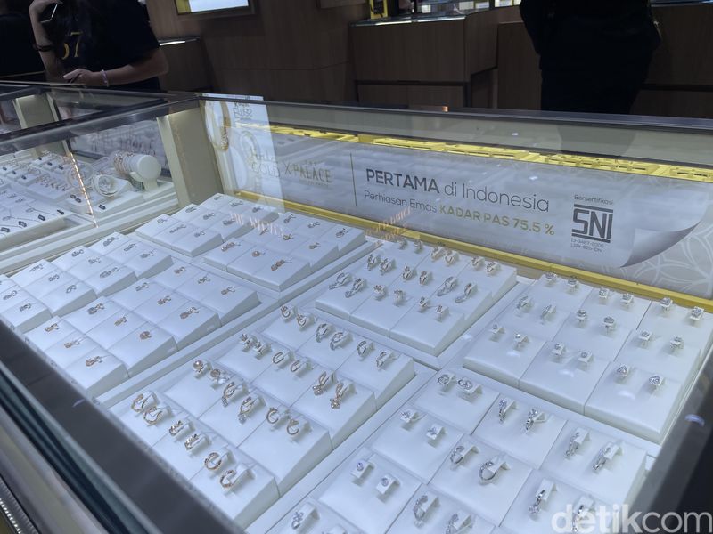 Perhiasan The Palace Perhiasan The Palace