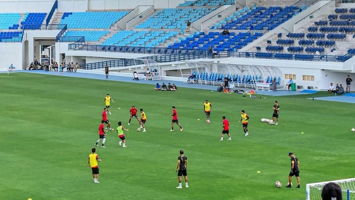 Latihan Perdana Persela Diikuti 19 Pemain, Ini Kata Ragil Sudirman