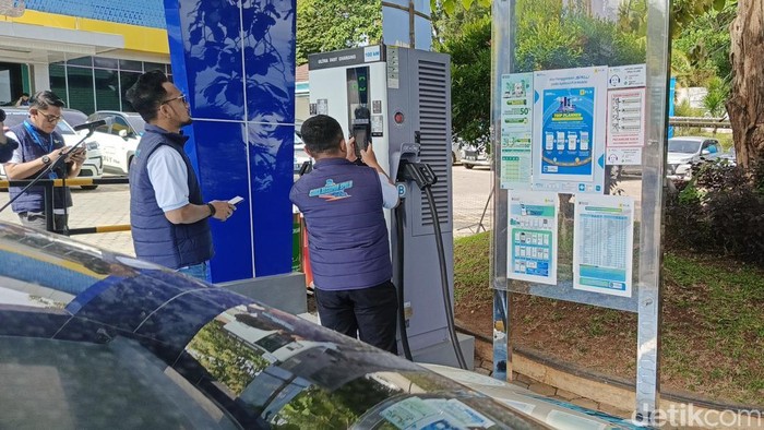 PLN Lampung Operasikan 64 SPKLU Mudik Natal dan Tahun Baru 2026