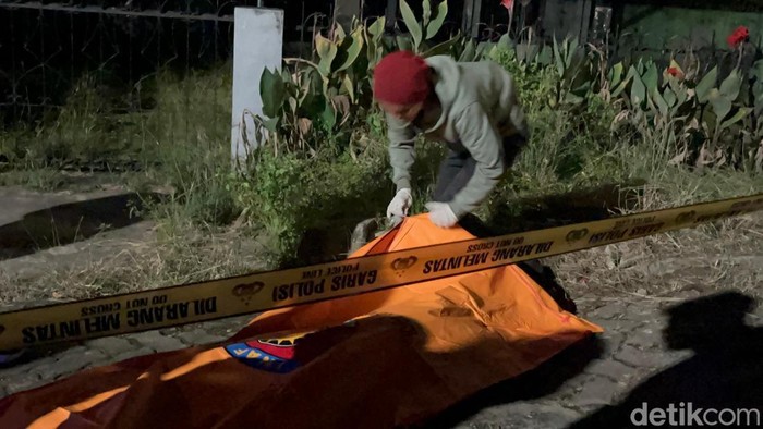 Polisi Selidiki Mayat Mr X dengan Mulut Berbusa di Pinggir Jalan Jambi
