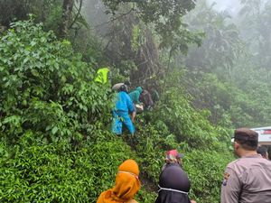 Korban Tewas Fortuner Terjun ke Jurang Jalur Bromo Jadi 2 Orang