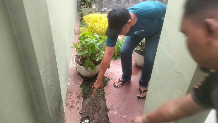 Rumah Warga Kota Pasuruan Siang-siang Dilempar Molotov oleh Seseorang