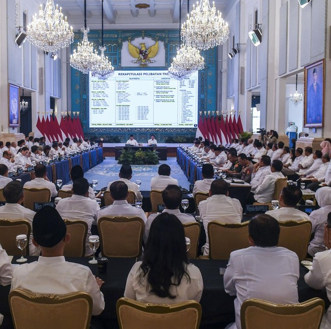 Prabowo Pimpin Sidang Kabinet Bahas Bencana dan Kesiapan Libur Akhir Tahun