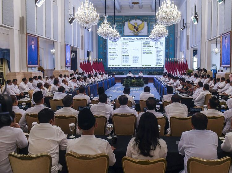 Prabowo Pimpin Sidang Kabinet Bahas Bencana dan Kesiapan Libur Akhir Tahun