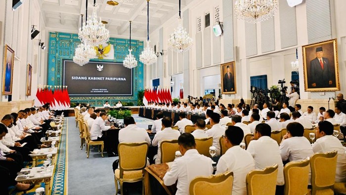 Presiden Prabowo pimpin Sidang Kabinet Paripurna, Senin (15/12/205).