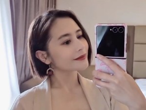 Gaya Sederhana Prilly Latuconsina Hadiri Pernikahan Fans, Anting Rp 35 Ribu