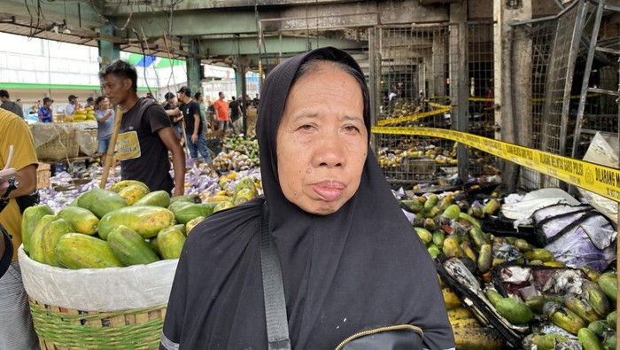 Pedagang di Pasar Kramat Jati Pasrah Kios Terbakar, Uang Jutaan Ikut Hangus