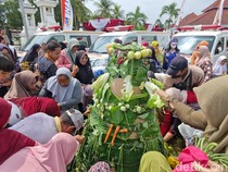 Grebeg Gunungan Warnai Hari Jadi Lumajang ke-770