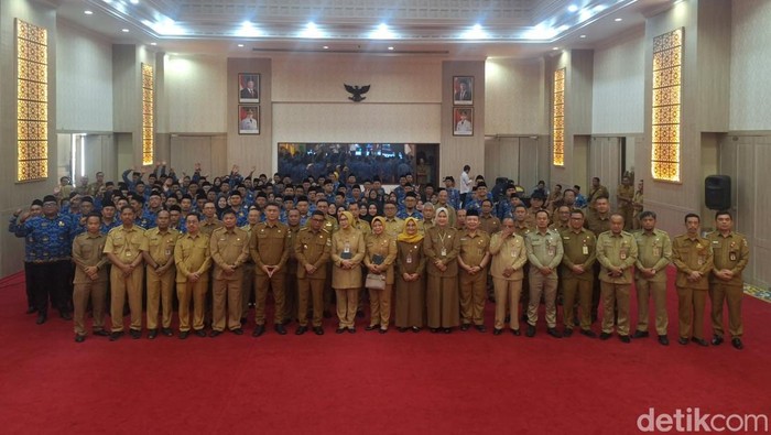 Gubernur Banten Lantik 4.631 Pegawai Honorer Jadi PPPK Paruh Waktu