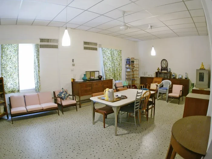 Ruang makan di ruang bawah tanah rumah Lee Kuan Yew di 38 Oxley Road.